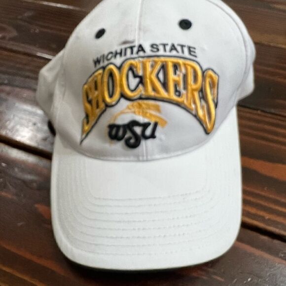 Men's White Wichita State Shockers Classic Bar Structured Adjustable Hat - Picture 1 of 5